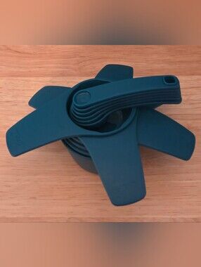 Tupperware Measuring Set